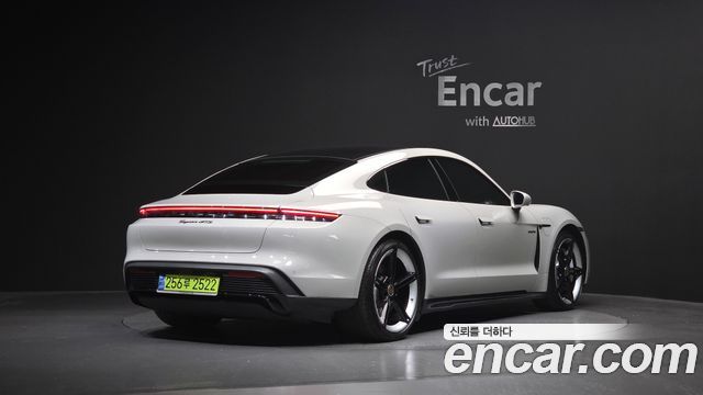 Porsche Taycan GTS - фото 1