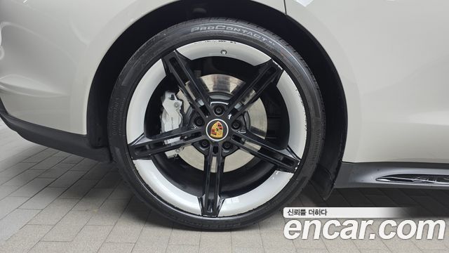 Porsche Taycan GTS - фото 4