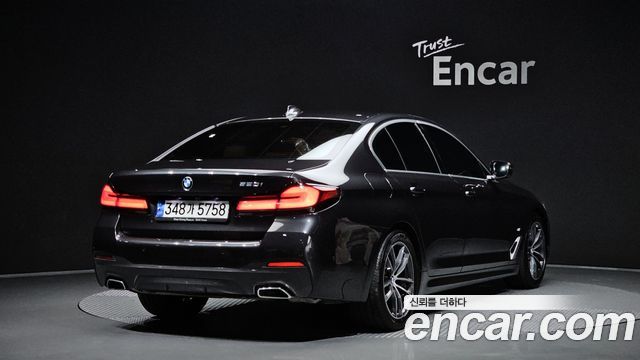 BMW 5-Series G30 520i M Sport - фото 1