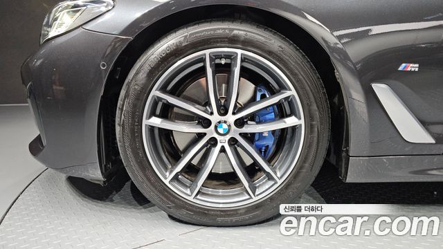 BMW 5-Series G30 520i M Sport - фото 4