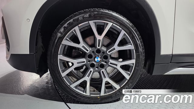 BMW X1 F48 xDrive 20i xLine - фото 4