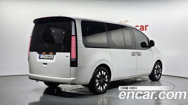 Hyundai Staria 4WD Lounge 9-Seater Inspiration - фото 1