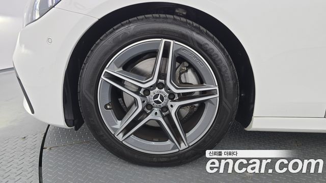 Mercedes-Benz E-Class W213 E250 AMG Line - фото 4