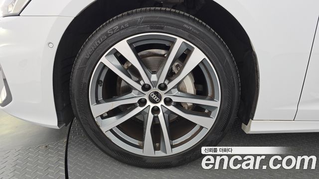 Audi A6 C8 40 TDI Quattro Premium - фото 4