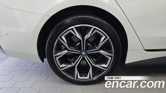 BMW i4 eDrive40 M Sports Pro - фото 4
