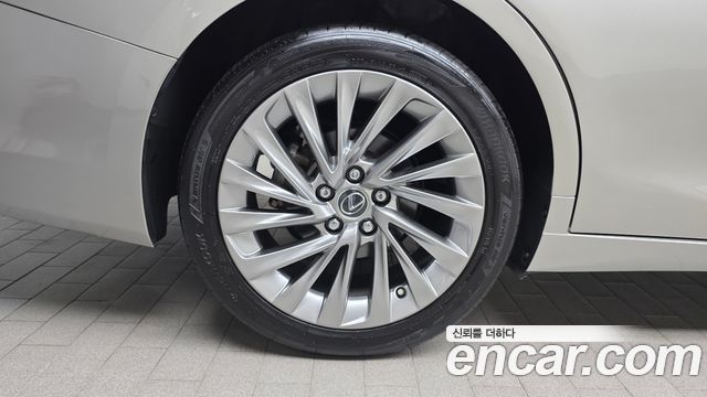 Lexus ES 7-го поколения Luxury Plus - фото 4