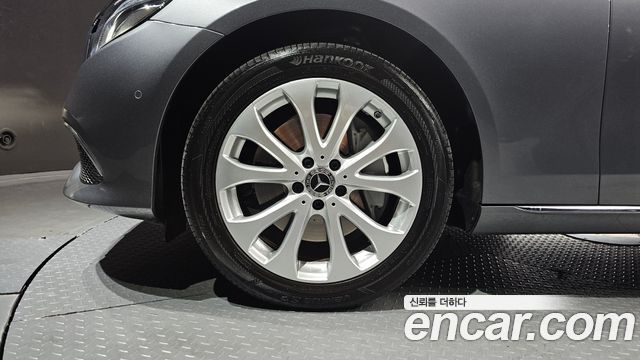 Mercedes-Benz E-Class W213 E300 4MATIC Exclusive - фото 4