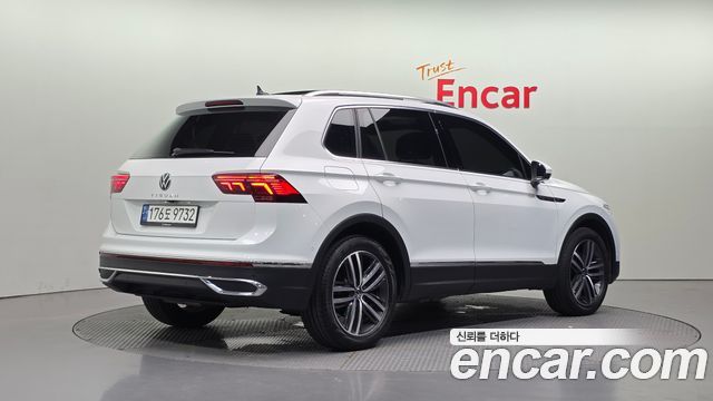 Volkswagen Tiguan 2-го поколения 2.0 TDI Prestige - фото 1