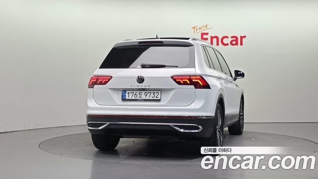 Volkswagen Tiguan 2-го поколения 2.0 TDI Prestige - фото 3