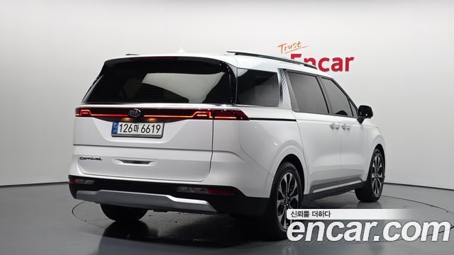 Kia Carnival 4-го поколения 9-Seater Signature - фото 1
