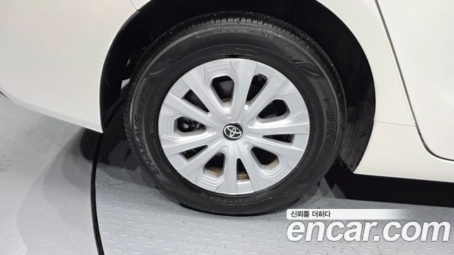 Toyota Prius 4-го поколения 1.8 - фото 4