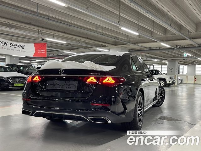 Mercedes-Benz E-Class W214 E300 4MATIC AMG Line - фото 1