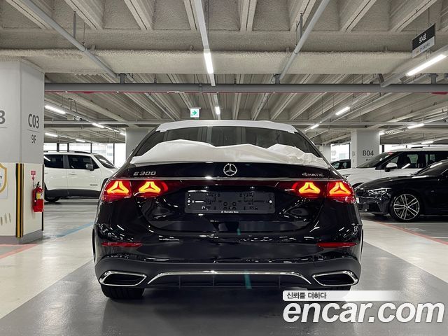 Mercedes-Benz E-Class W214 E300 4MATIC AMG Line - фото 3
