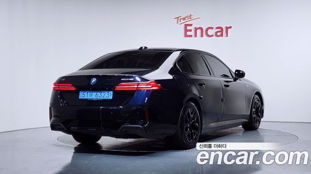 BMW i5 G60 eDrive 40 M Sport - фото 1