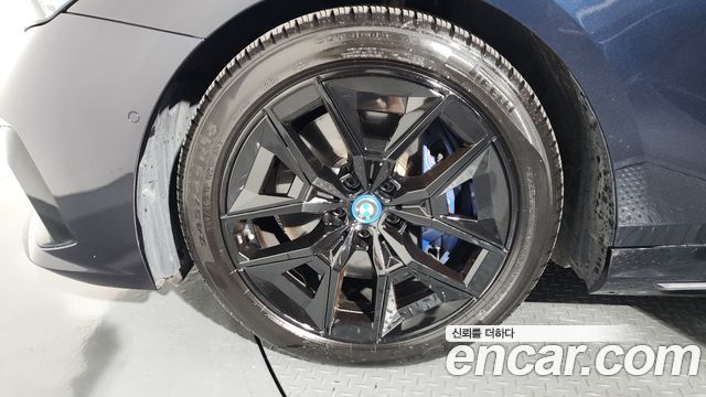 BMW i5 G60 eDrive 40 M Sport - фото 4