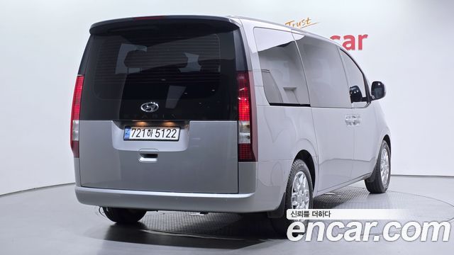 Hyundai Staria Tourer 11-Seater Modern - фото 1