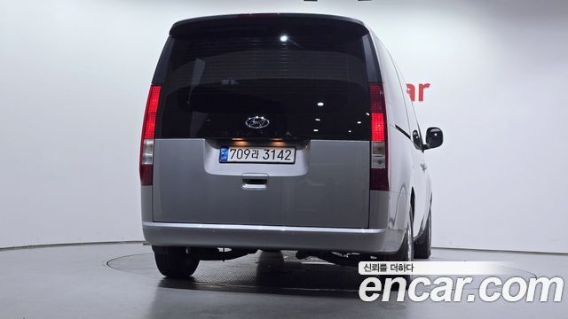 Hyundai Staria Tourer 11-Seater Modern - фото 3