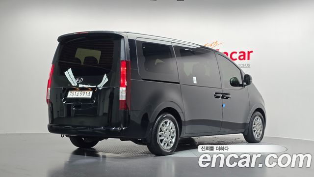 Hyundai Staria Tourer 11-Seater Modern - фото 1