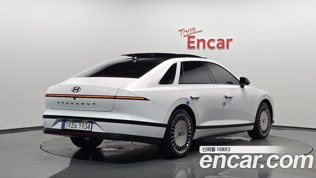 Hyundai Grandeur GN7 2,5 Gasoline 2WD Calligraphy - фото 0
