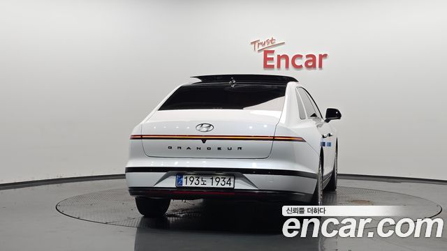 Hyundai Grandeur GN7 2,5 Gasoline 2WD Calligraphy - фото 2