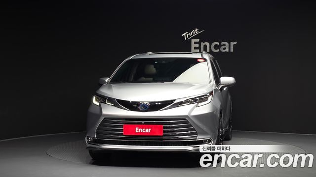 Toyota Sienna 4-го поколения 2.5 Hybrid AWD - фото 2