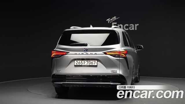 Toyota Sienna 4-го поколения 2.5 Hybrid AWD - фото 3