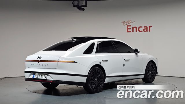 Hyundai Grandeur GN7 2,5 Gasoline 2WD Calligraphy - фото 0