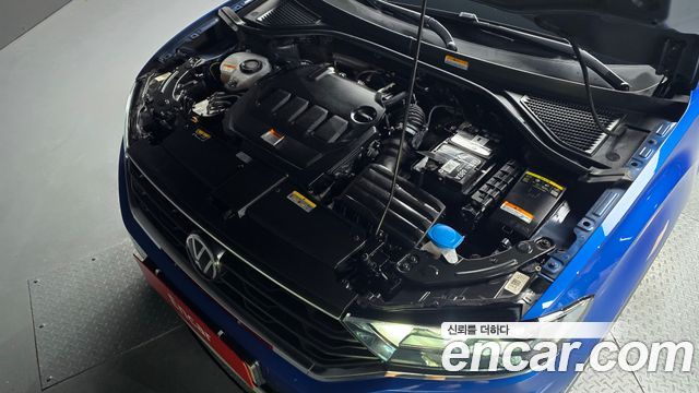 Volkswagen T-Roc 2.0 TDI Premium - фото 4