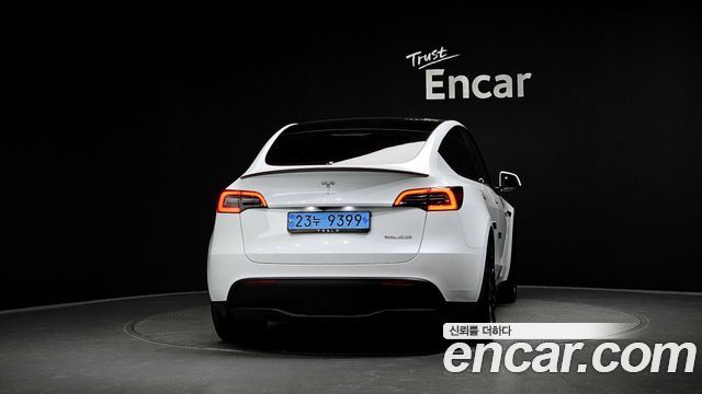 Tesla Model Y Performance AWD - фото 3