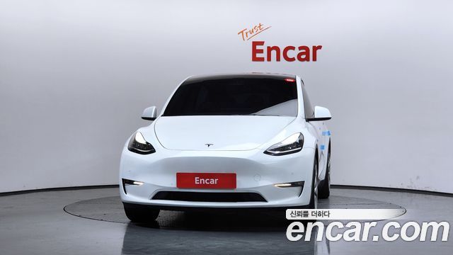 Tesla Model Y Standard Range RWD - фото 2