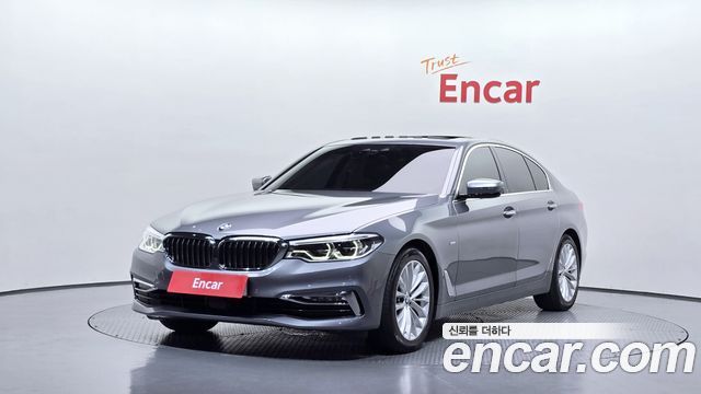 BMW 5-Series G30 530i xDrive Luxury Plus - фото 0