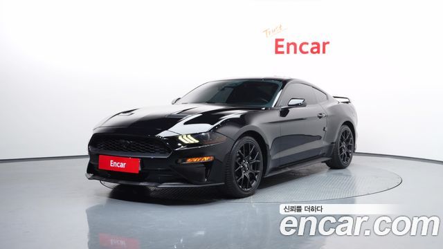 Ford Mustang Coupe - фото 0