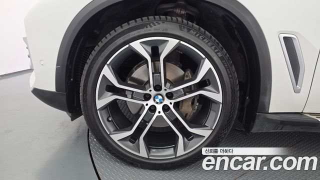 BMW X5 G05 xDrive 30d xLine - фото 4