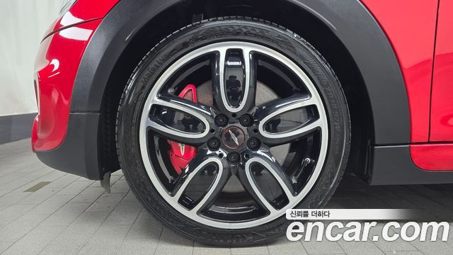 Mini Cooper Convertible JCW 3rd - фото 4