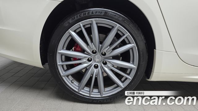 Maserati Quattroporte S Q4 3.0 V6 Granlusso - фото 4