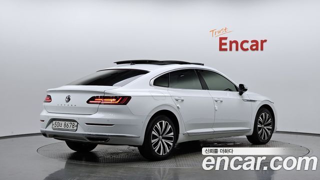 Volkswagen Arteon 2.0 TDI Premium - фото 0