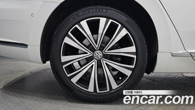 Volkswagen Arteon 2.0 TDI Premium - фото 3
