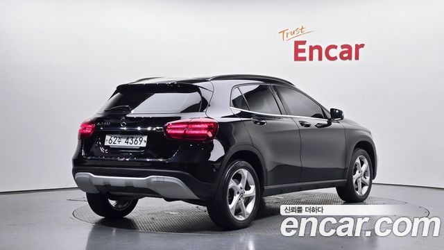 Mercedes-Benz GLA-Class X156 GLA220 - фото 1