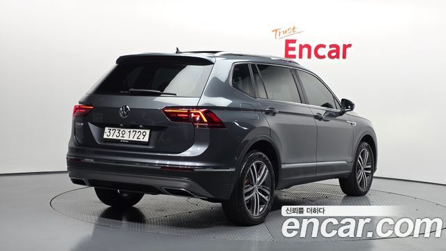 Volkswagen Tiguan 2.0 TDI Prestige - фото 1