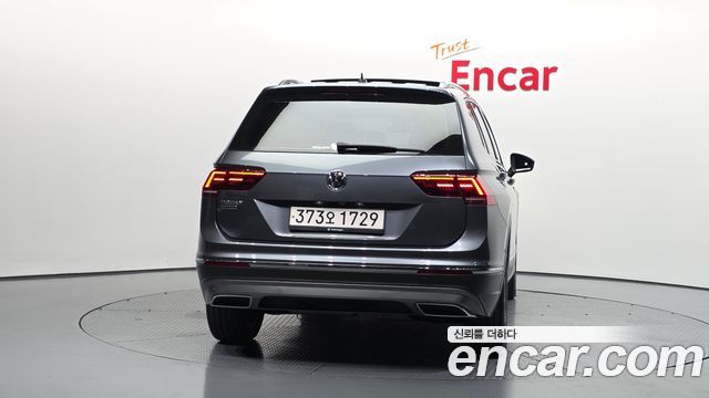 Volkswagen Tiguan 2.0 TDI Prestige - фото 3