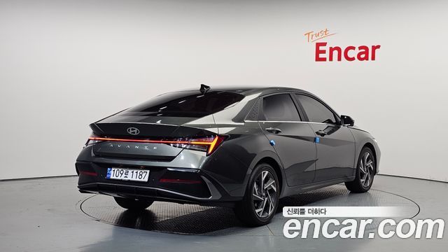 Hyundai Avante Новый CN7 1.6 Inspiration - фото 1