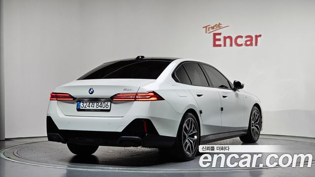 BMW 5-Series G60 520i M Sport - фото 1
