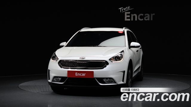 Kia Niro Luxury - фото 2