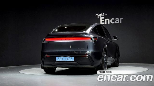Tesla Model Y Long Range AWD - фото 3