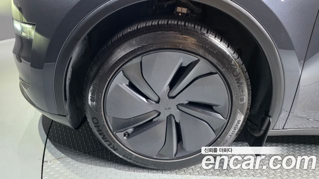Tesla Model Y Long Range AWD - фото 4