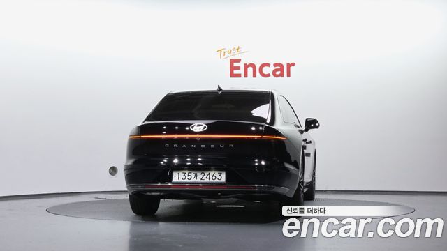 Hyundai Grandeur GN7 2,5 Gasoline 2WD Calligraphy - фото 3