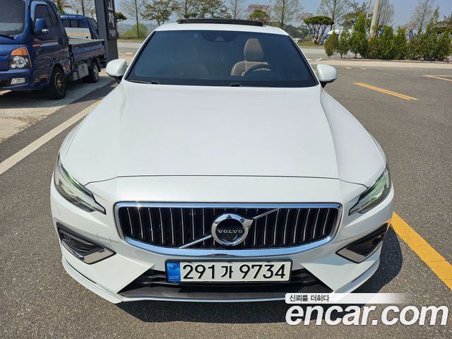 Volvo S60 3-го поколения B5 Inscription - фото 1
