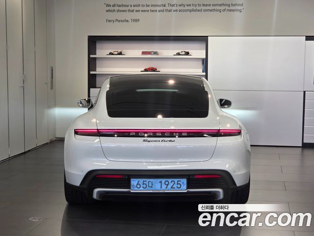 Porsche Taycan Turbo - фото 3