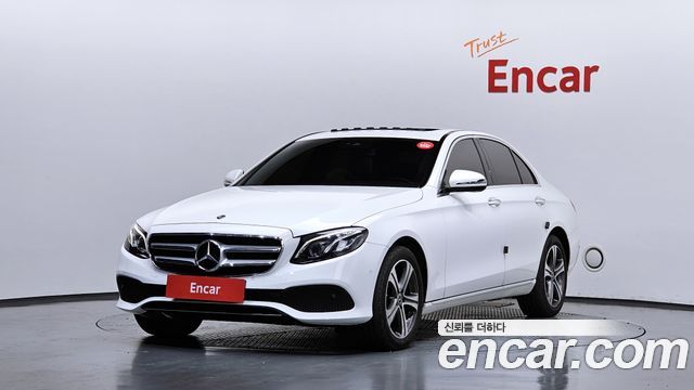 Mercedes-Benz E-Class W213 E220d Avantgarde - фото 0