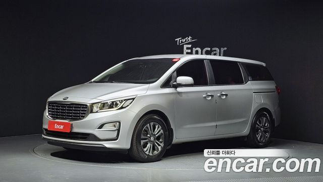 Kia Carnival Новый 11-Seater Deluxe - фото 0